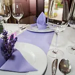 Korona And Restaurant Guest house