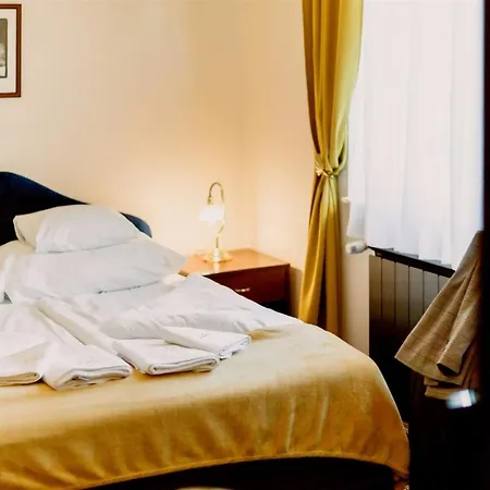 Korona And Restaurant