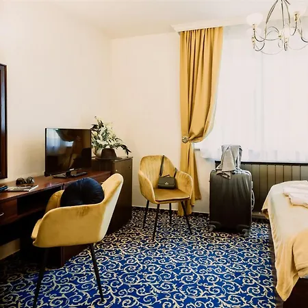 Korona And Restaurant Casa de hóspedes 4*