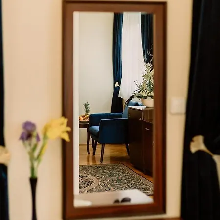 Korona And Restaurant Guest house