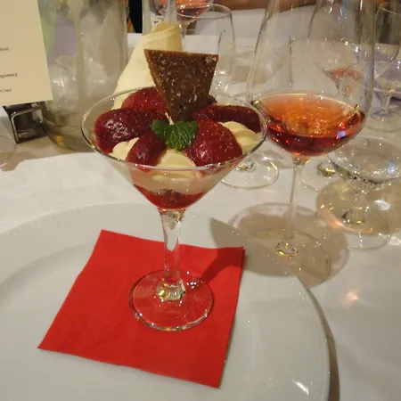 Casa de hóspedes Korona And Restaurant