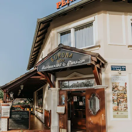 Korona And Restaurant Vendégház 4*