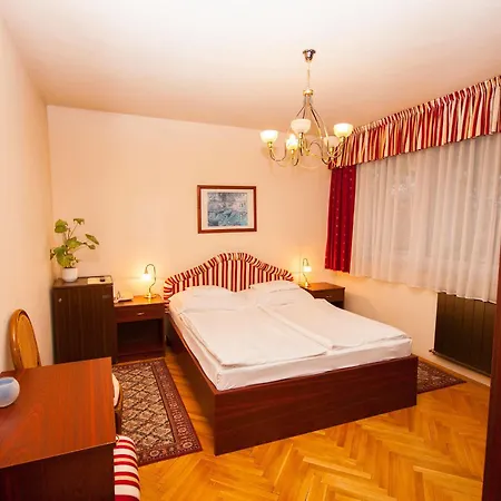 Guest house Korona And Restaurant Heviz