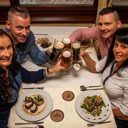 Korona And Restaurant Heviz