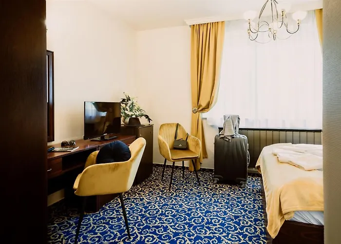 Korona And Restaurant ゲストハウス 4*