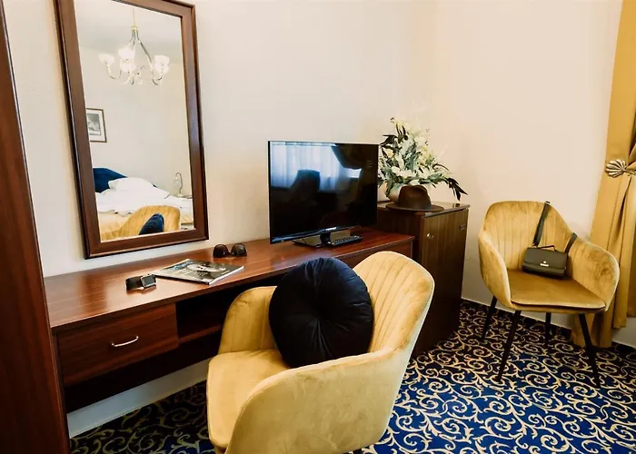 ゲストハウス Korona And Restaurant ヘーヴィーズ