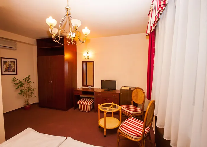 Korona And Restaurant Хевиз