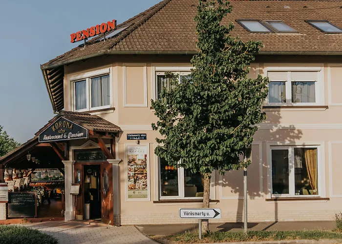 Korona And Restaurant ゲストハウス 4*