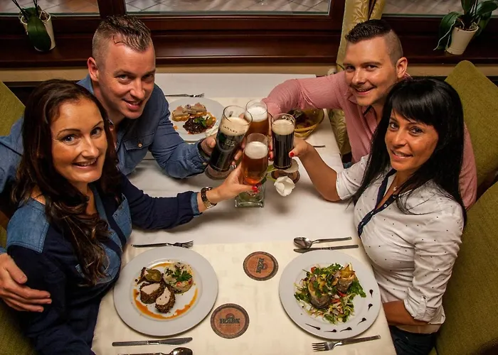 Korona And Restaurant ヘーヴィーズ