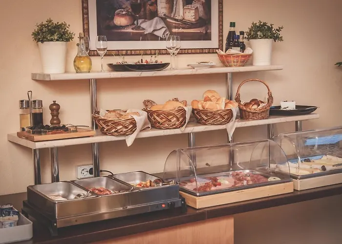 Korona And Restaurant